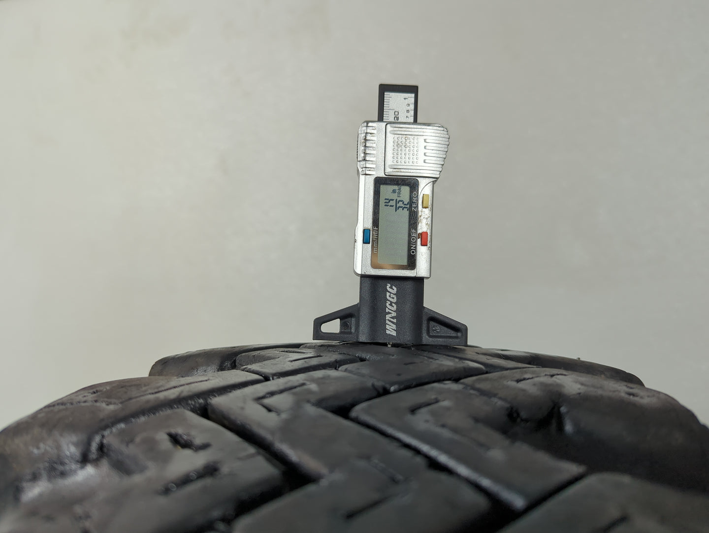 Used Tire 7.50-16 MASTERCRAFT COURSER TRACTION LT - Tread Depth 14/32 - Oemusedautoparts1.com