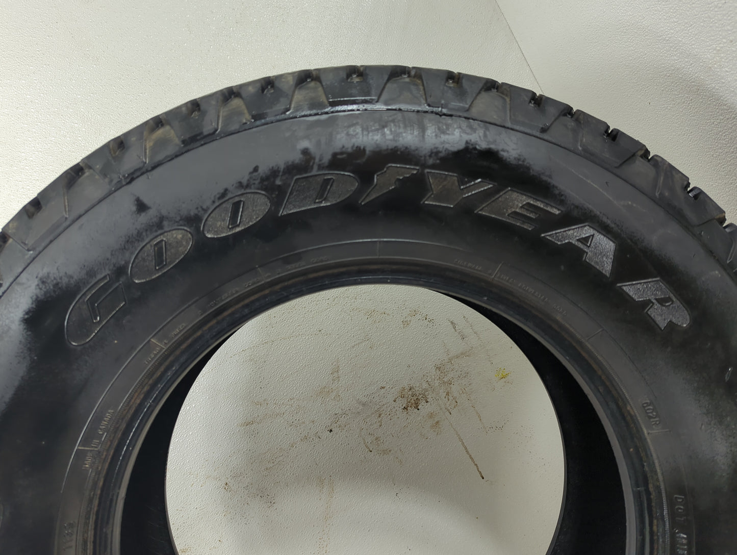 Used Tire 265/70R17 GOODYEAR WRANGLER AT/S 113S - Tread Depth 9/32 - Oemusedautoparts1.com