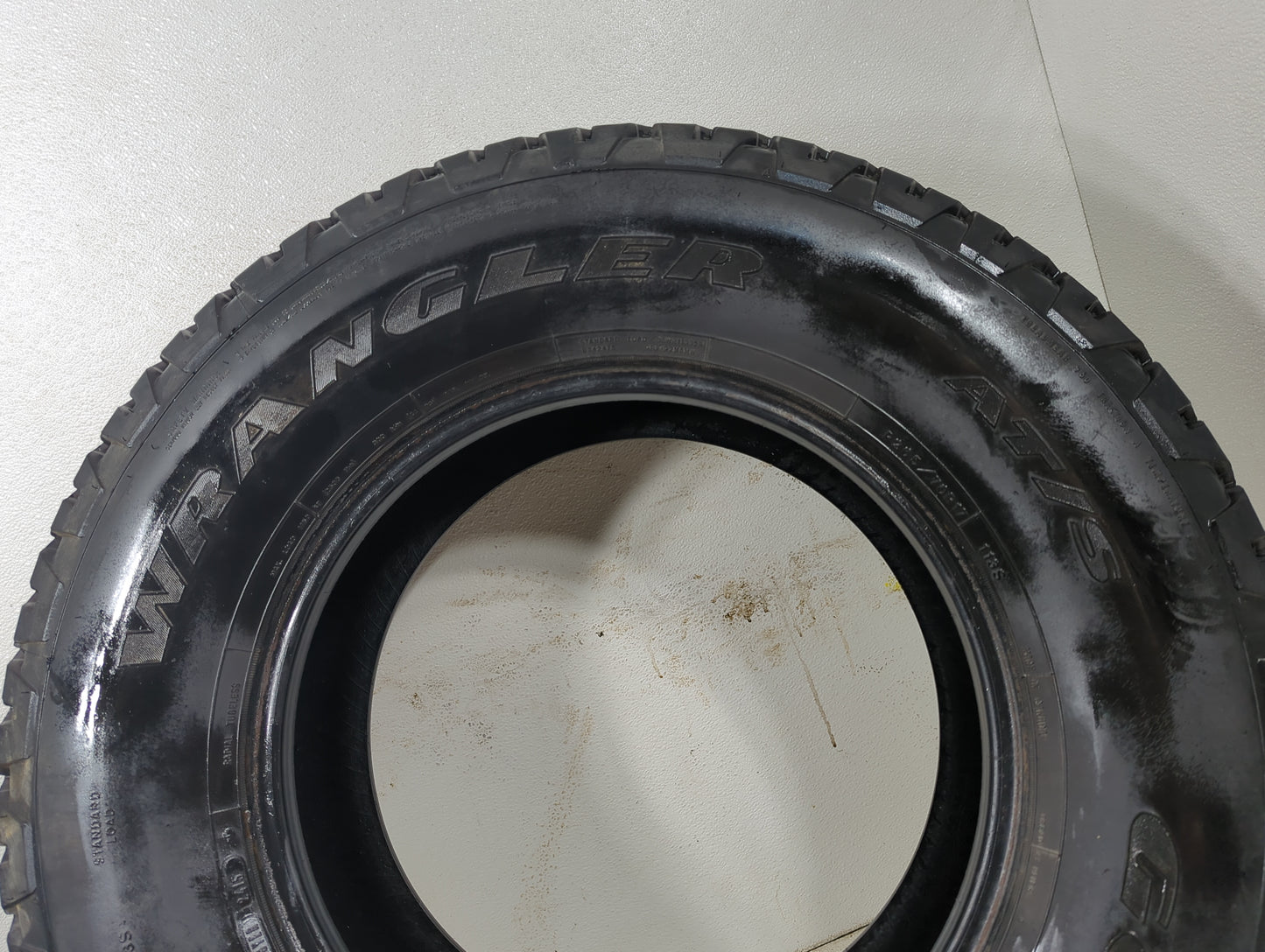 Used Tire 265/70R17 GOODYEAR WRANGLER AT/S 113S - Tread Depth 9/32 - Oemusedautoparts1.com