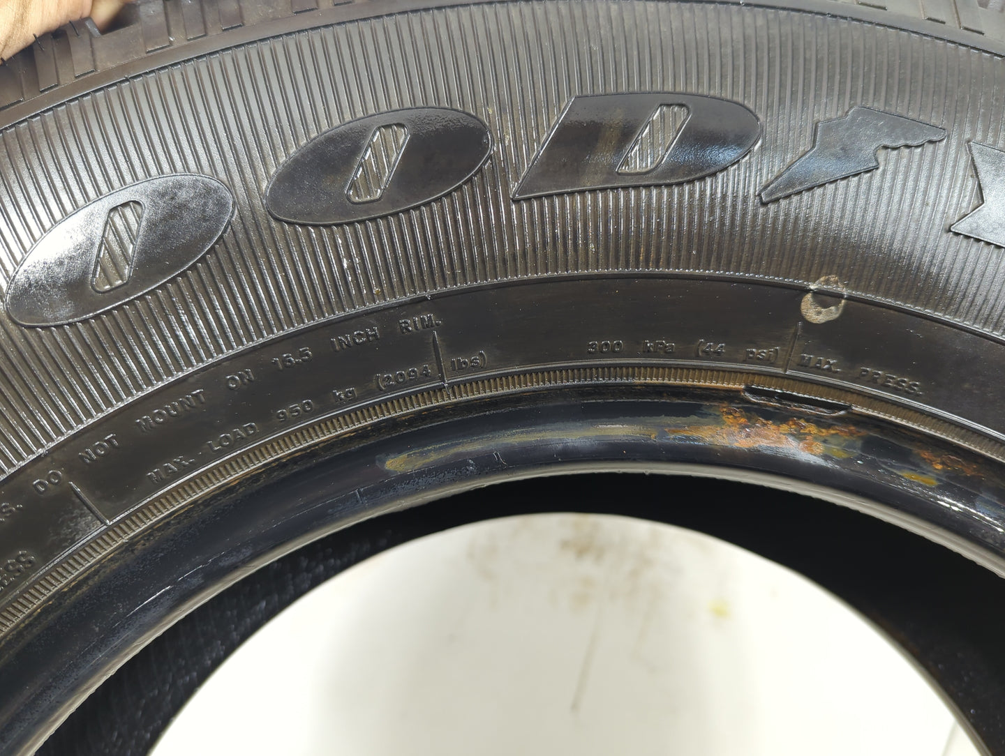 Used Tire 245/70R16 GOODYEAR WRANGLER SR-A 106S - Tread Depth 13/32 - Oemusedautoparts1.com