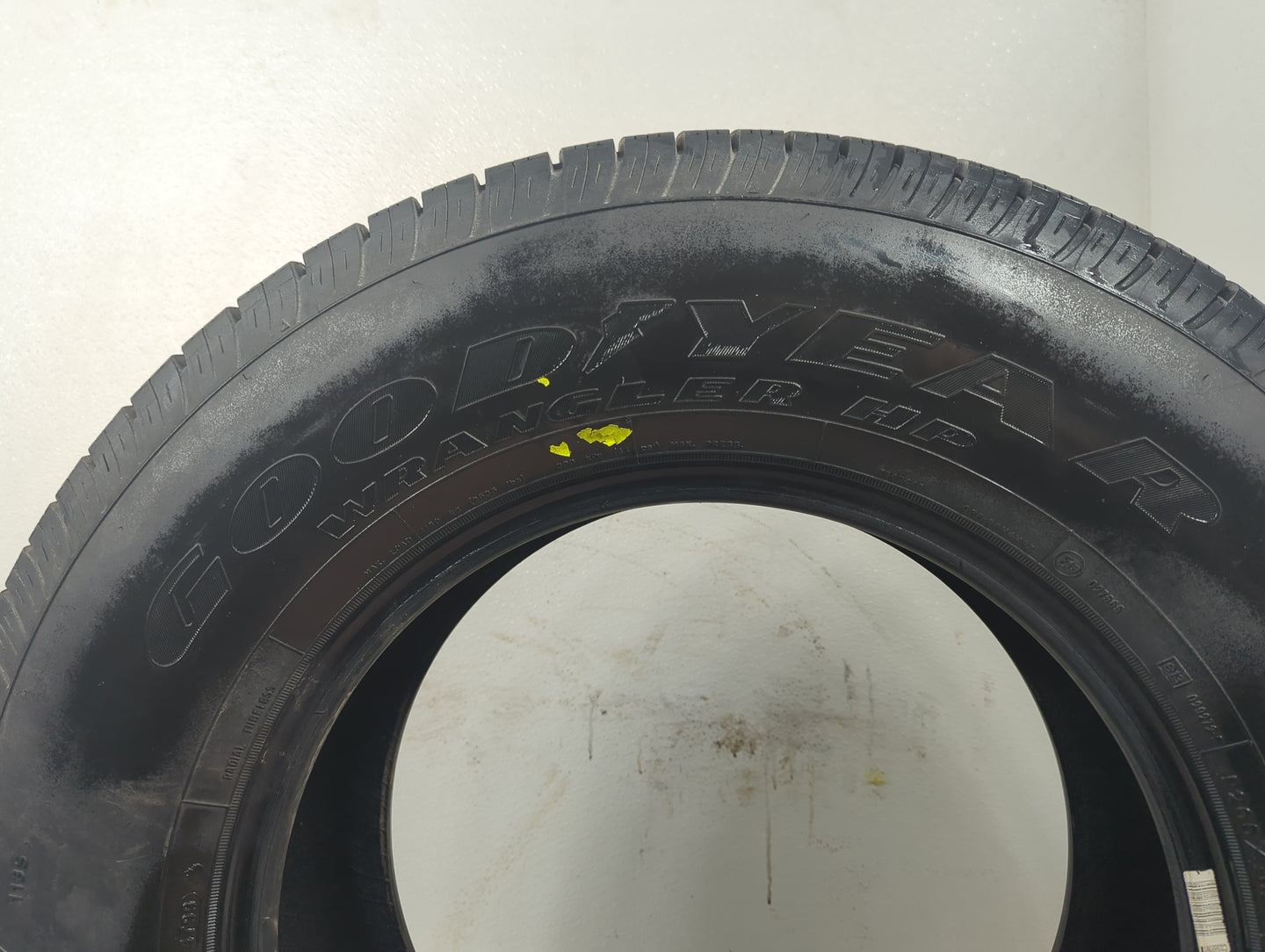 Used Tire 265/70R17 GOODYEAR WRANGLER HP 113S - Tread Depth 12/32 - Oemusedautoparts1.com