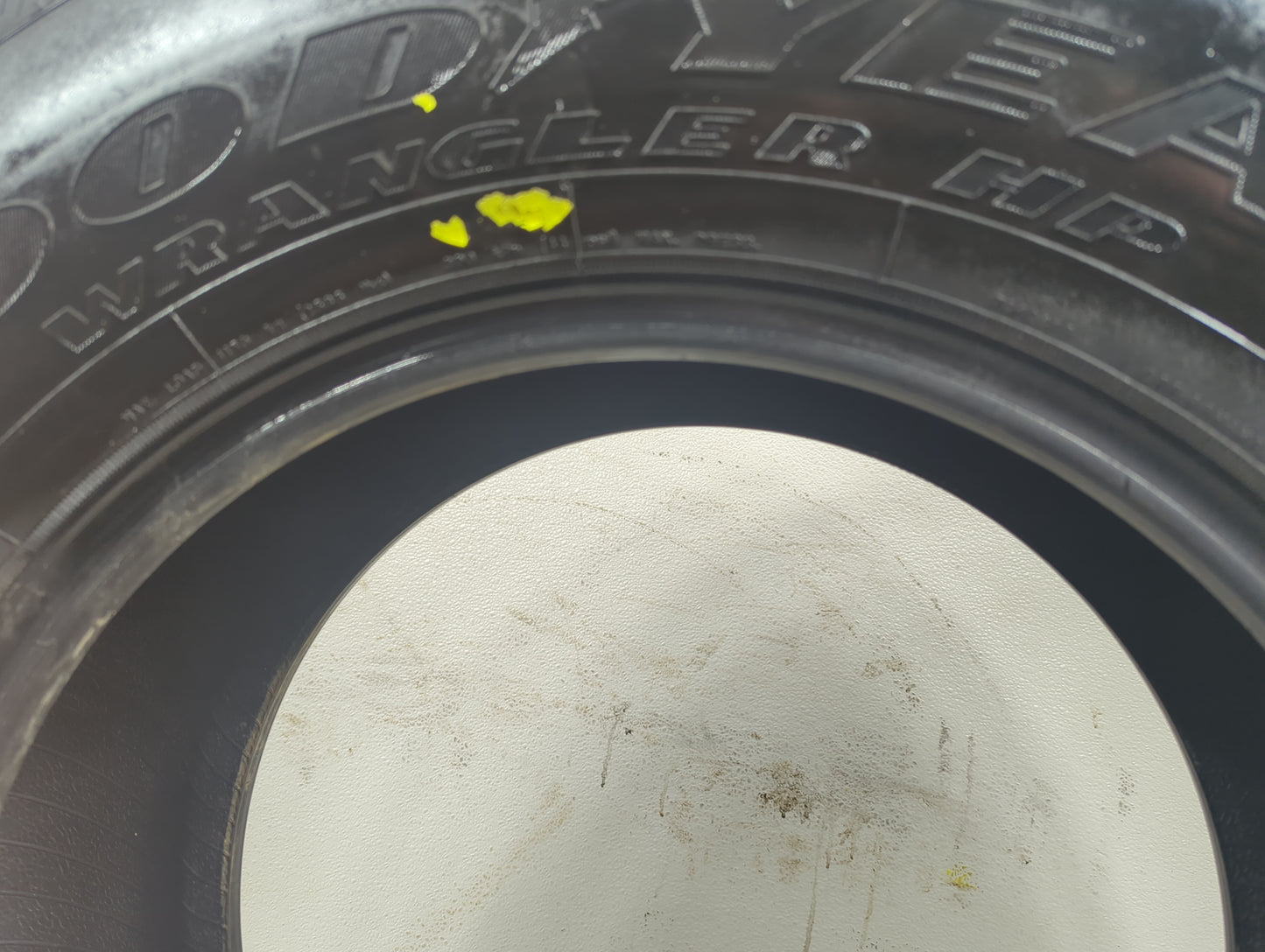 Used Tire 265/70R17 GOODYEAR WRANGLER HP 113S - Tread Depth 12/32 - Oemusedautoparts1.com