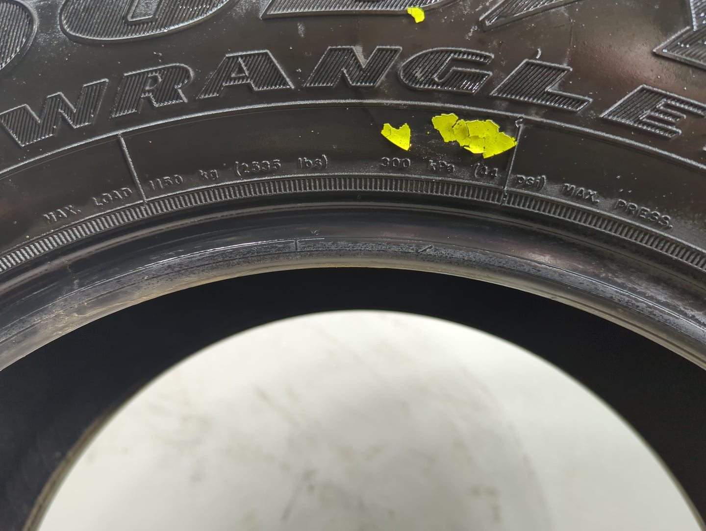 Used Tire 265/70R17 GOODYEAR WRANGLER HP 113S - Tread Depth 12/32 - Oemusedautoparts1.com