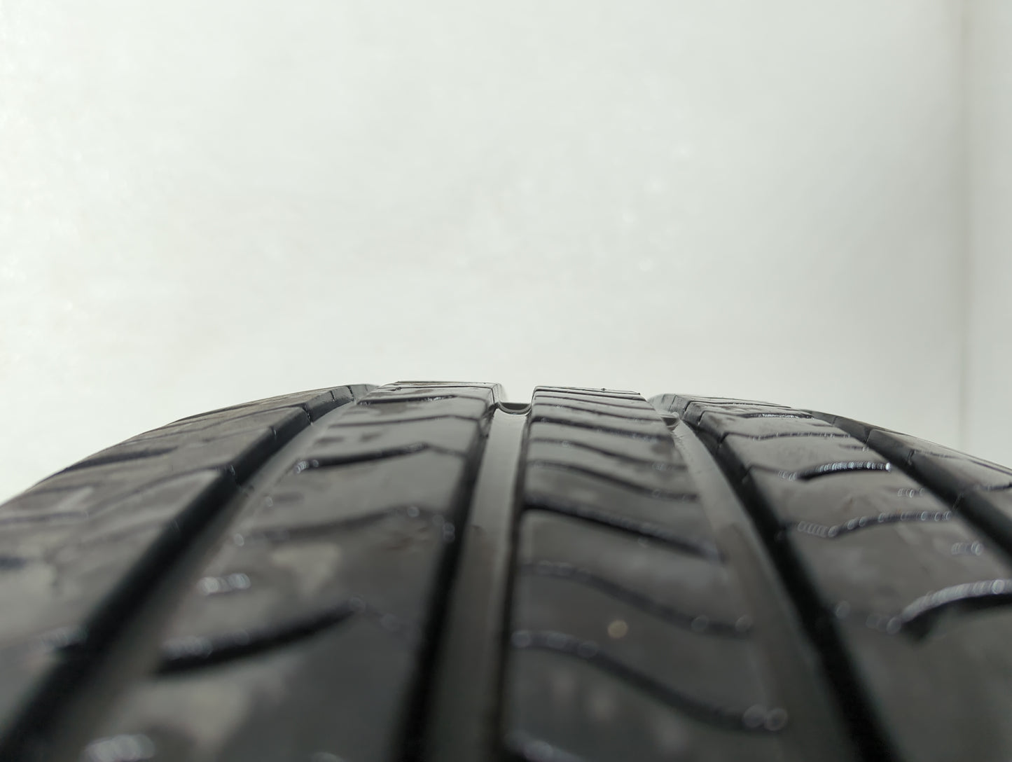 Used Tire 225/55R18 EVOLUXX CAPRICORN HP 98H - Tread Depth 9/32 - Oemusedautoparts1.com