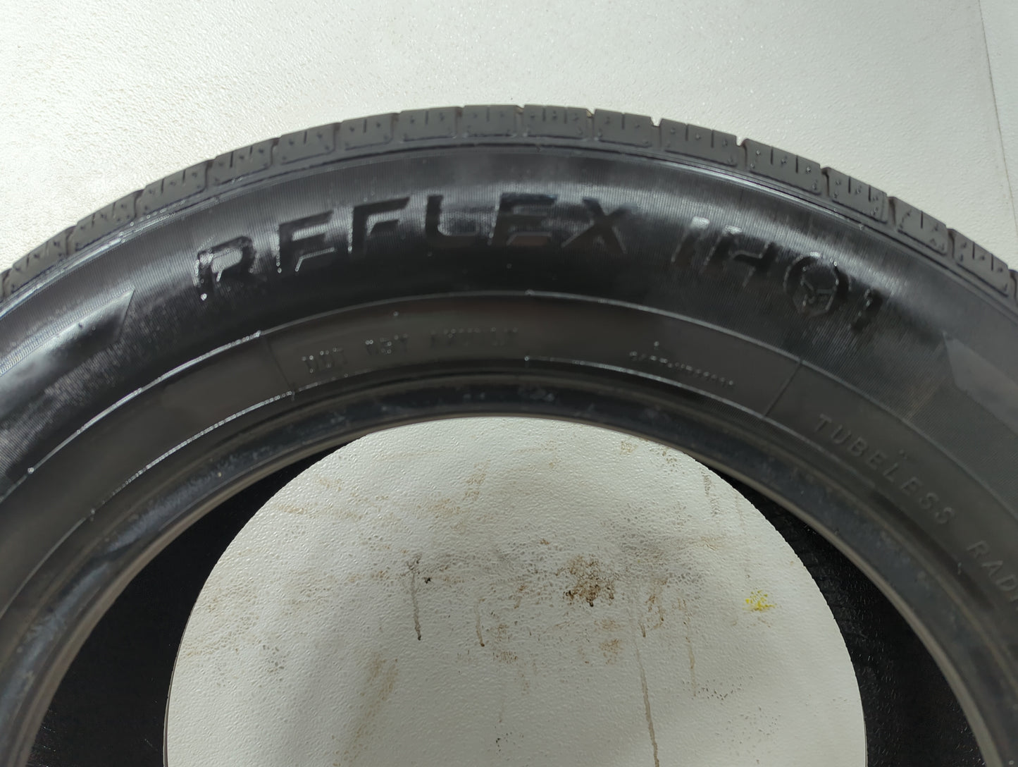 Used Tire 215/60R16 IRONHEAD REFLEX IH01 95V - Tread Depth 9/32 - Oemusedautoparts1.com