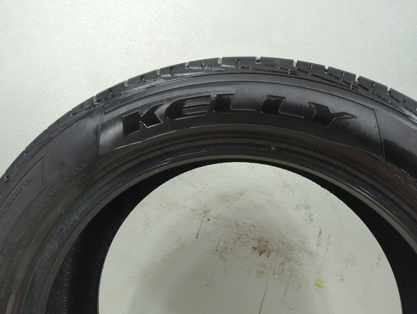 Used Tire 225/50R17 KELLY EDGE TOURING 94V - Tread Depth 10/32 - Oemusedautoparts1.com