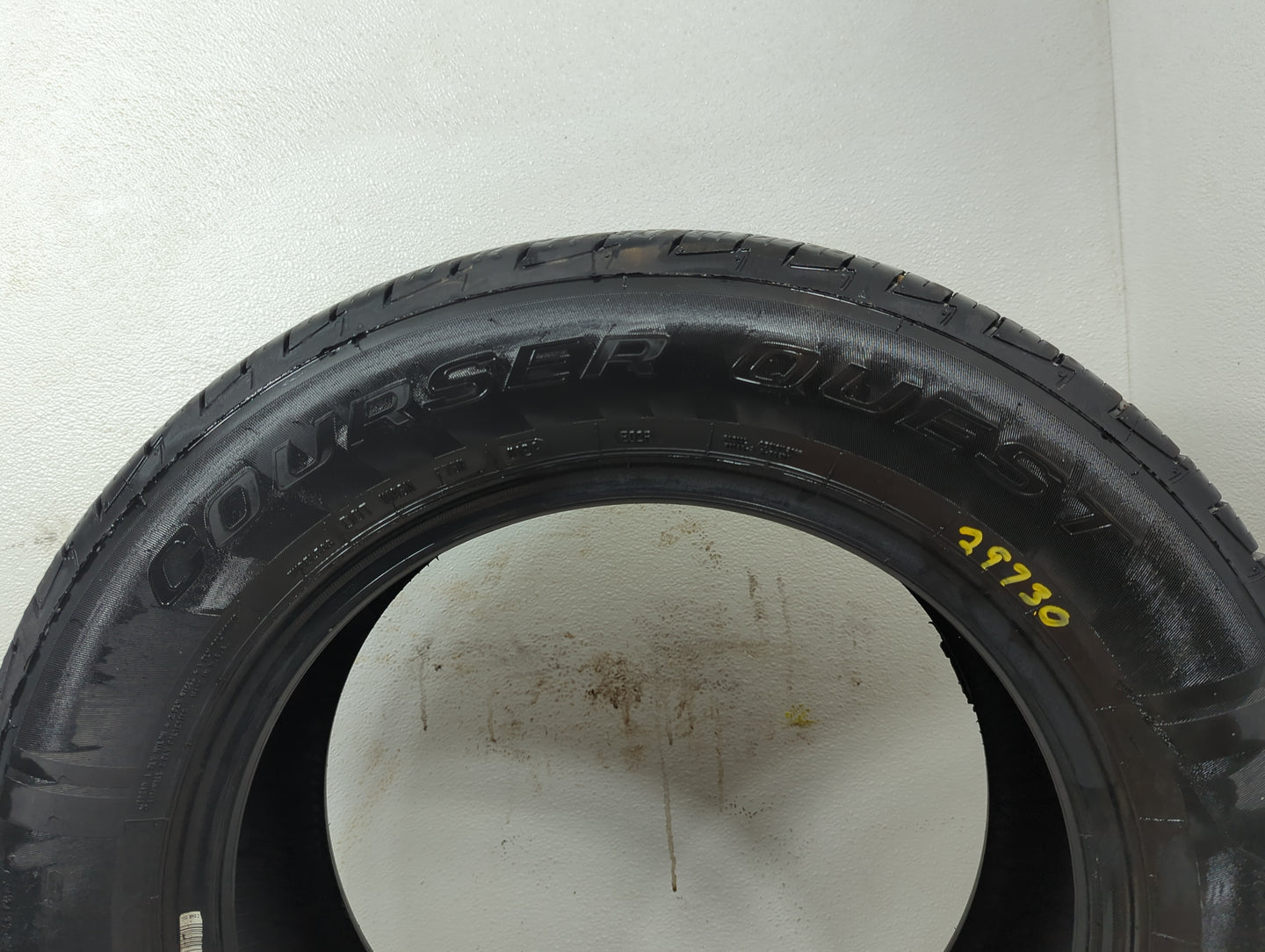 Used Tire 215/60R16 MASTERCRAFT COURSER QUEST 95V - Tread Depth 10/32 - Oemusedautoparts1.com