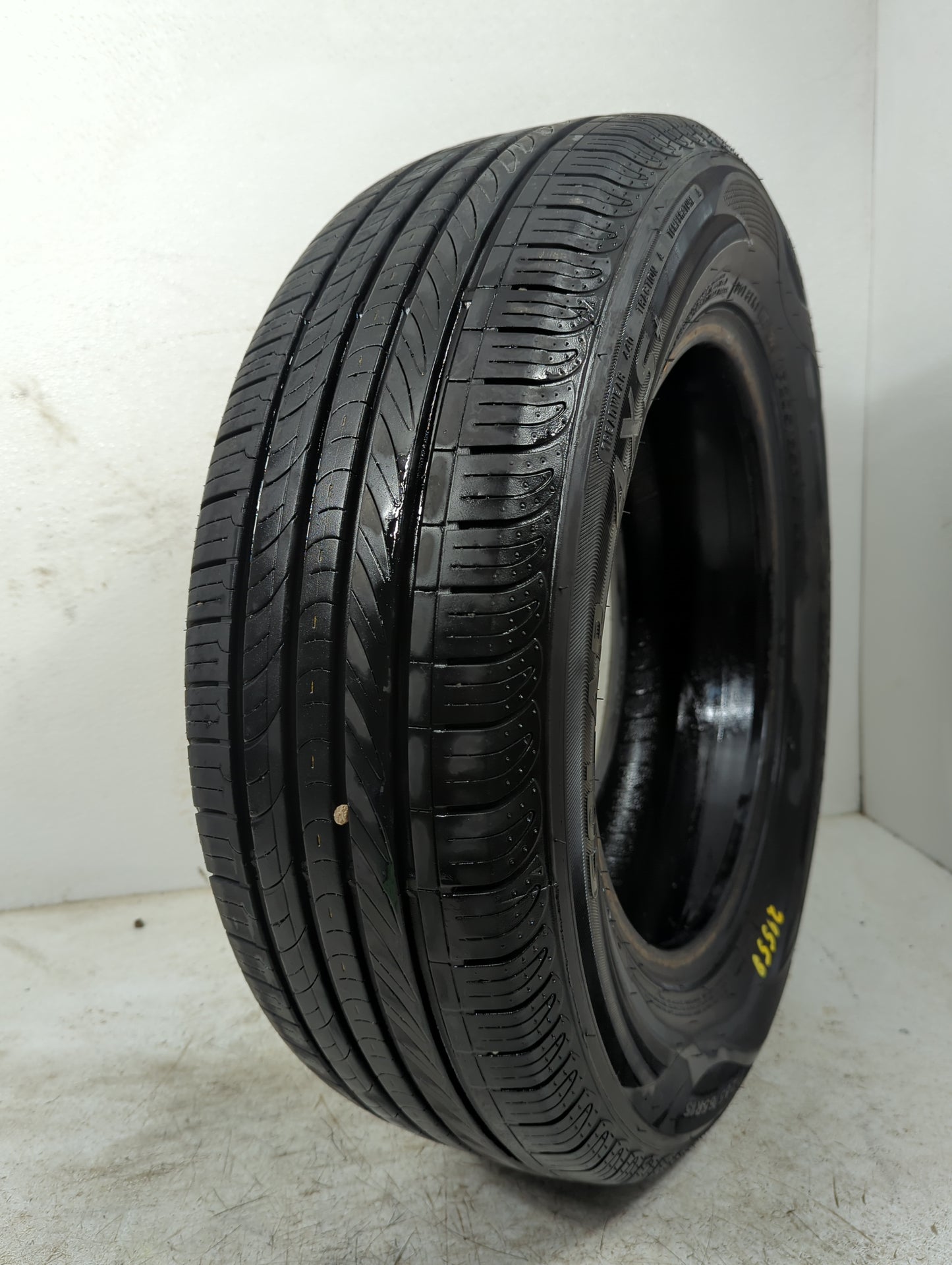 Used Tire 205/65R15 SAILUN SH402 4XS 92H - Tread Depth 9/32 - Oemusedautoparts1.com