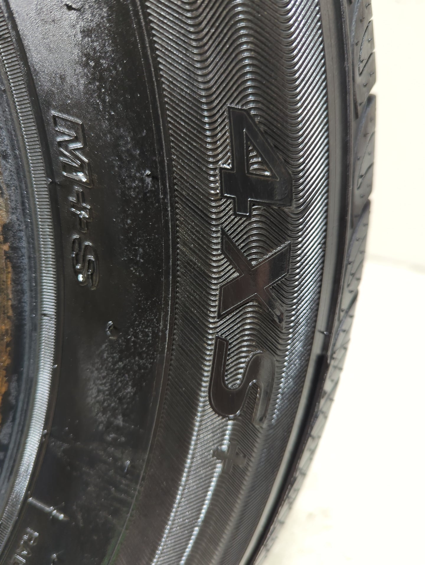 Used Tire 205/65R15 SAILUN SH402 4XS 92H - Tread Depth 9/32 - Oemusedautoparts1.com