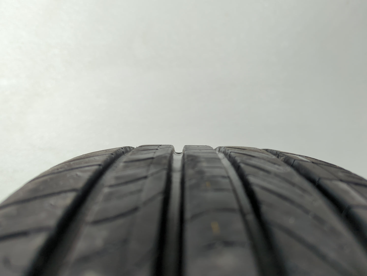 Used Tire 205/65R15 SAILUN SH402 4XS 92H - Tread Depth 9/32 - Oemusedautoparts1.com