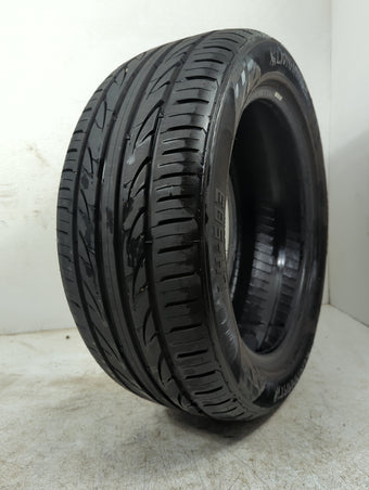 compare product Used Tire 225/50R17 LIONHART LH-FIVE 98W - Tread Depth 10/32