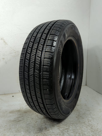 compare product Used Tire 195/60R15 KUMHO SOLUS TA11 88T - Tread Depth 10/32