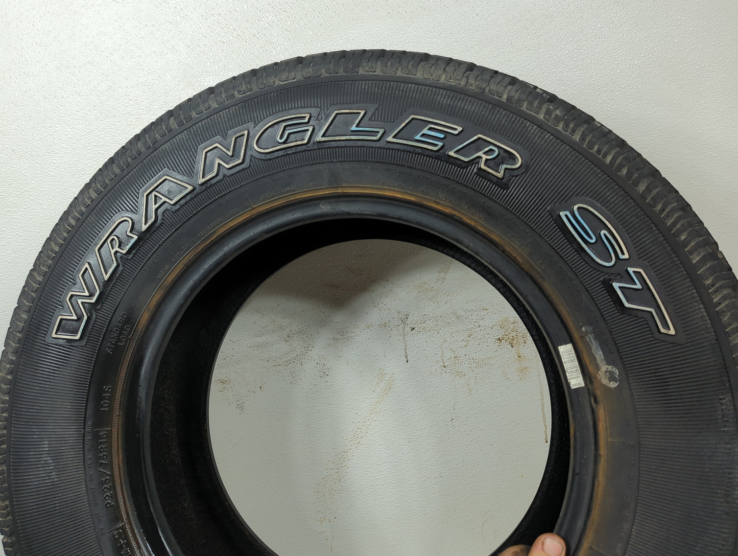 Used Tire 225/75R16 GOODYEAR WRANGLER ST 104S - Tread Depth 9/32 - Oemusedautoparts1.com