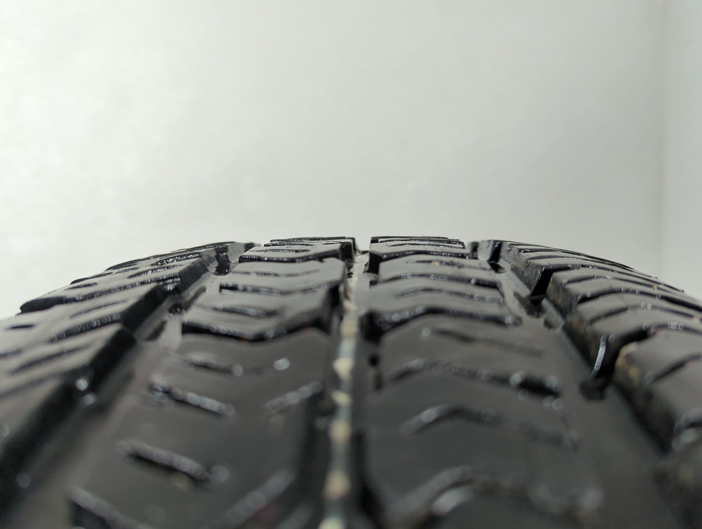 Used Tire 225/75R16 GOODYEAR WRANGLER ST 104S - Tread Depth 9/32 - Oemusedautoparts1.com