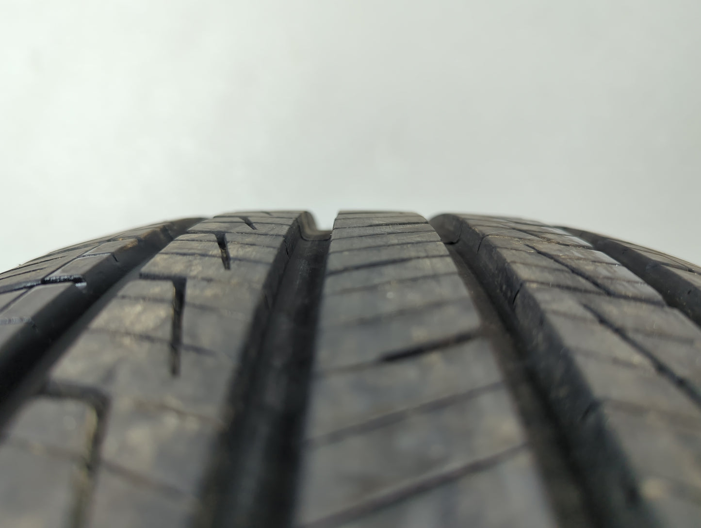 Used Tire 235/65R16 IRONHEAD REFLEX H/T 103T - Tread Depth 9/32 - Oemusedautoparts1.com