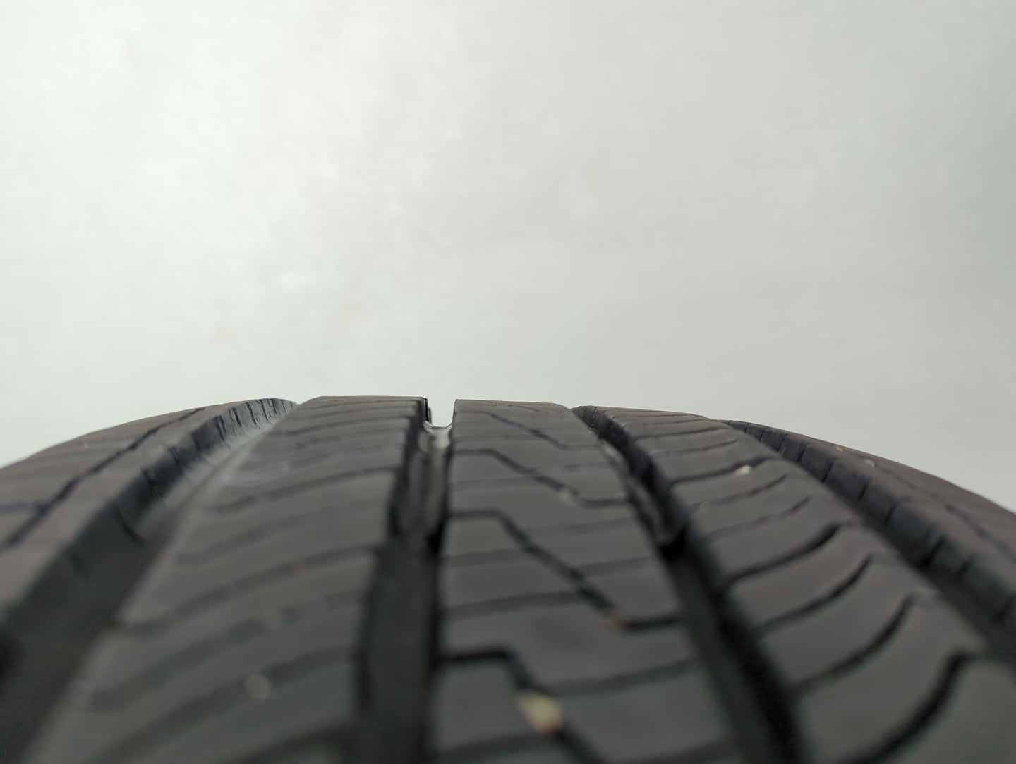 Used Tire 225/65R16 COOPER ENDEAVOR 100H - Tread Depth 10/32 - Oemusedautoparts1.com