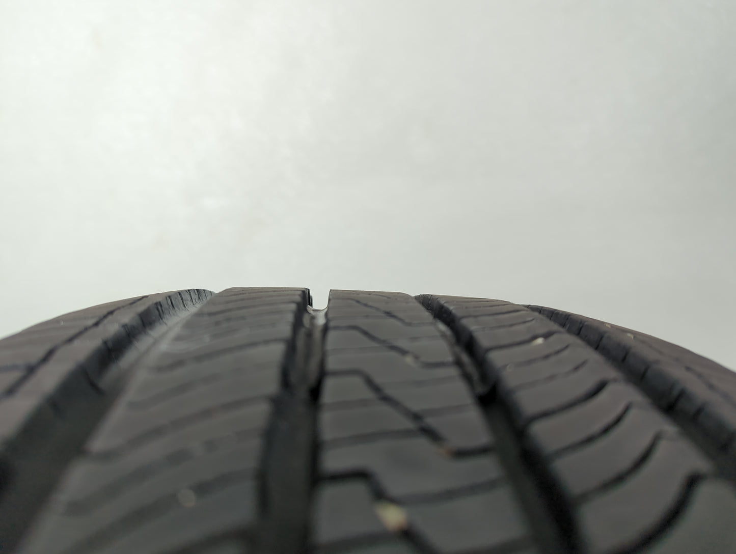 Used Tire 225/65R16 COOPER ENDEAVOR 100H - Tread Depth 10/32 - Oemusedautoparts1.com