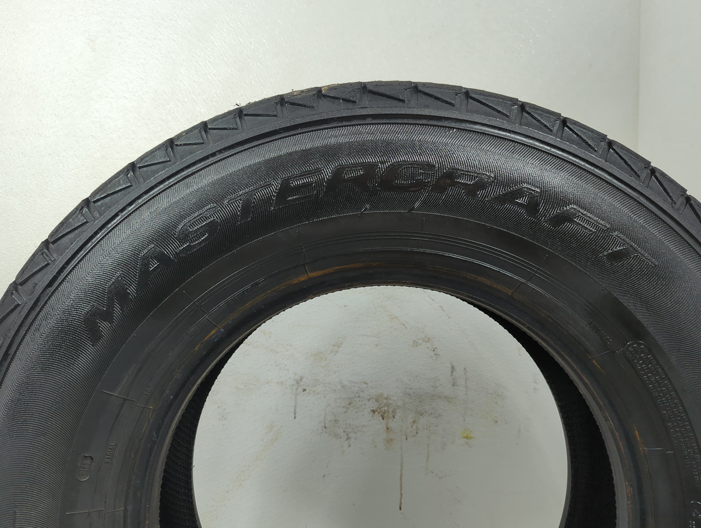 Used Tire 245/75R16 MASTERCRAFT COURSER HXT - Tread Depth 10/32 - Oemusedautoparts1.com
