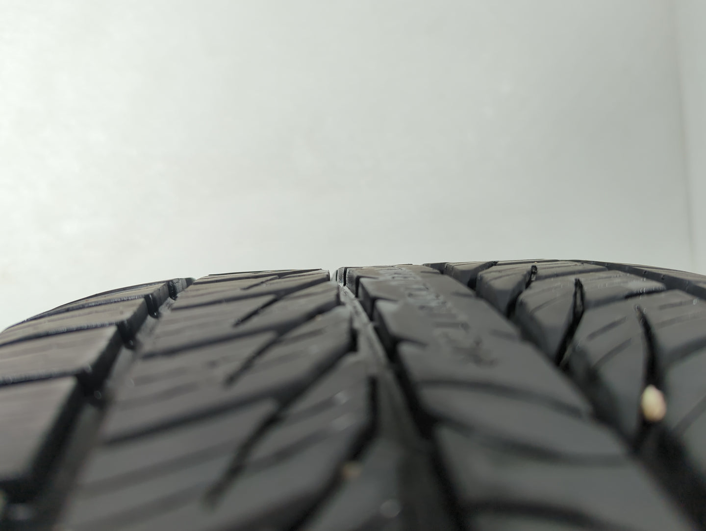 Used Tire 235/50R18 GENERAL ALTIMAX RT43 97V - Tread Depth 9/32 - Oemusedautoparts1.com