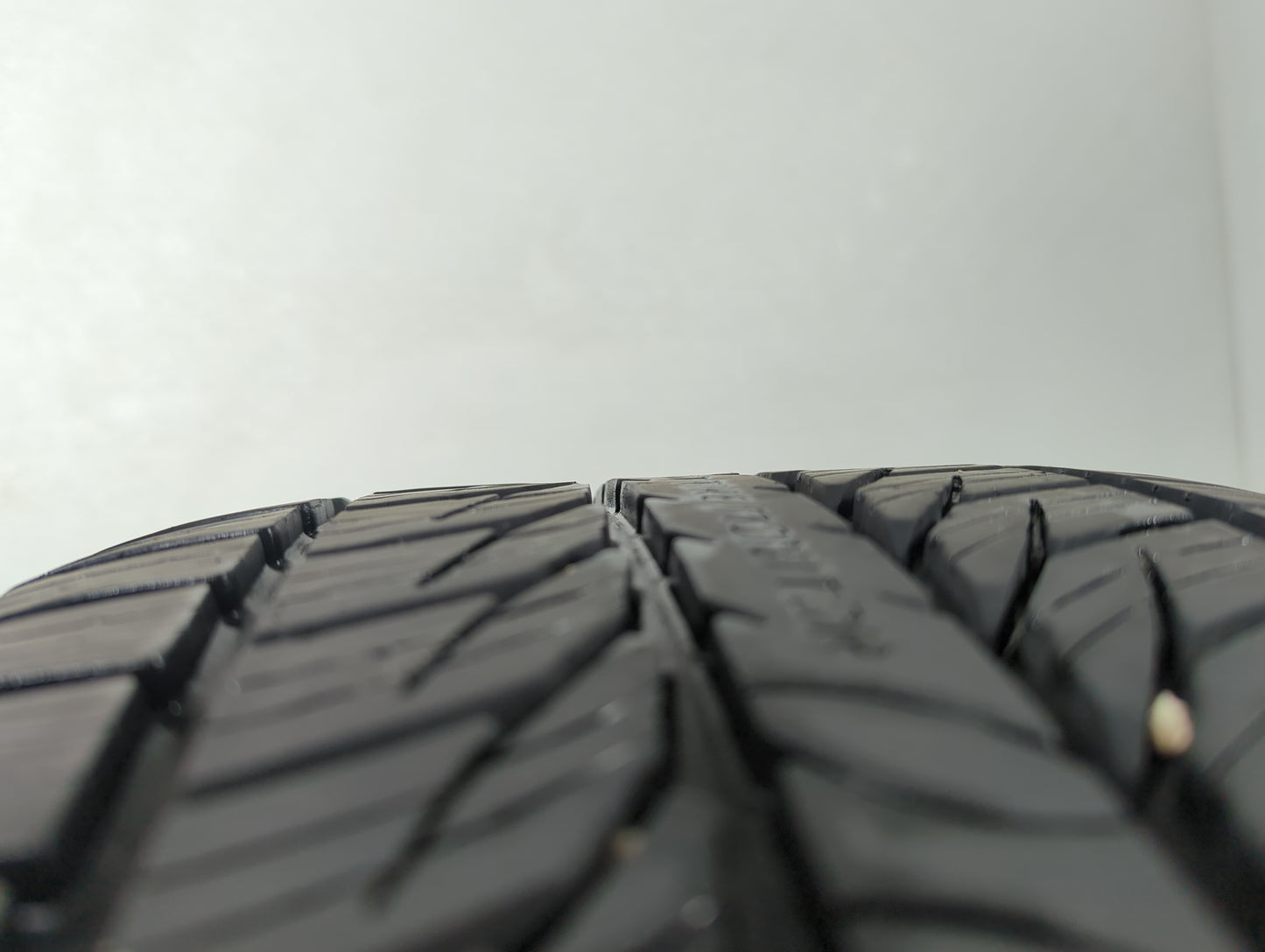 Used Tire 235/50R18 GENERAL ALTIMAX RT43 97V - Tread Depth 9/32 - Oemusedautoparts1.com