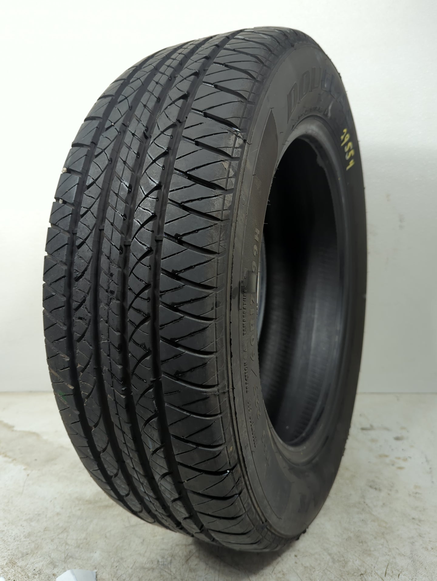 Used Tire 225/60R17 DOUGLAS TOURING A/S 99H - Tread Depth 8/32 - Oemusedautoparts1.com