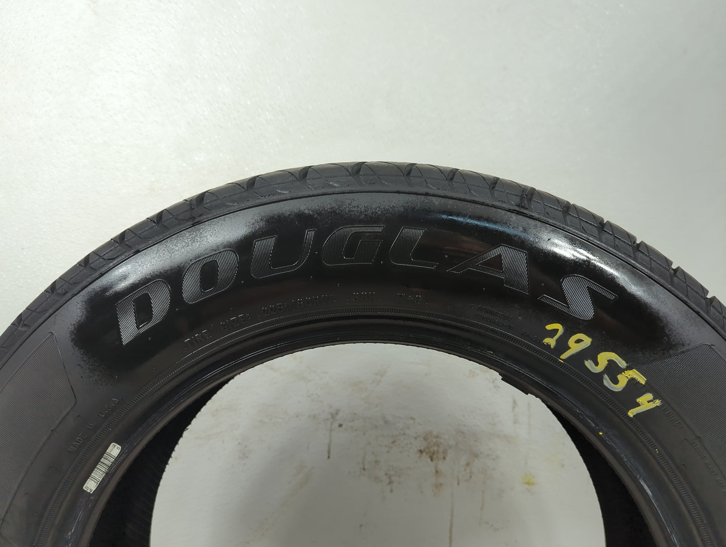 Used Tire 225/60R17 DOUGLAS TOURING A/S 99H - Tread Depth 8/32 - Oemusedautoparts1.com