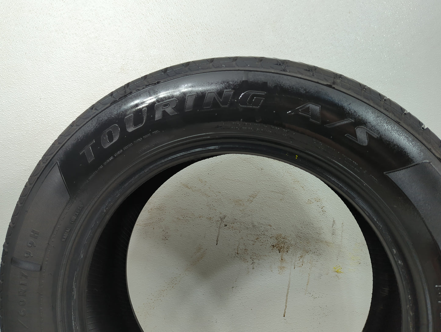 Used Tire 225/60R17 DOUGLAS TOURING A/S 99H - Tread Depth 8/32 - Oemusedautoparts1.com