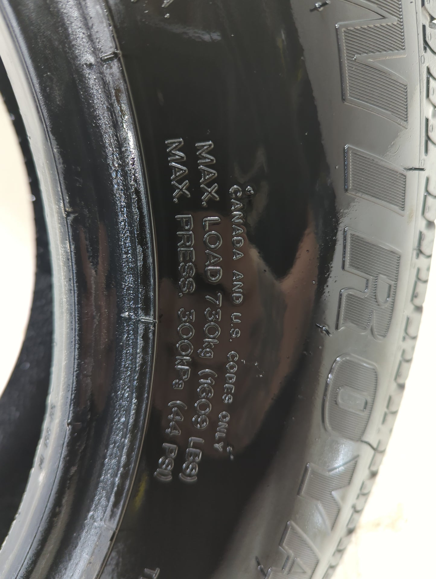 Used Tire 205/70R16 UNIROYAL TIGER PAW TOURING A/S 97H - Tread Depth 8/32 - Oemusedautoparts1.com