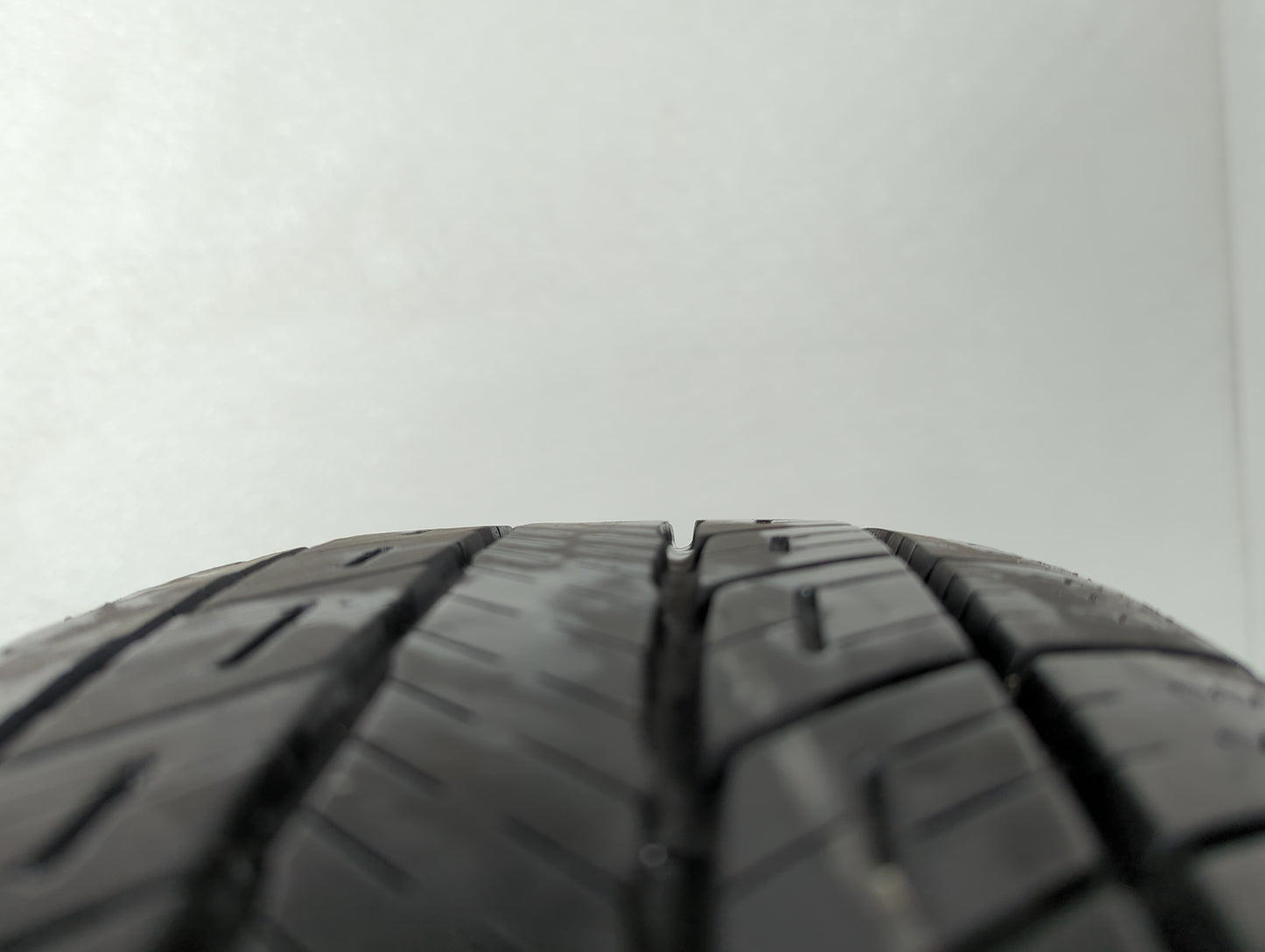 Used Tire 205/70R16 UNIROYAL TIGER PAW TOURING A/S 97H - Tread Depth 8/32 - Oemusedautoparts1.com