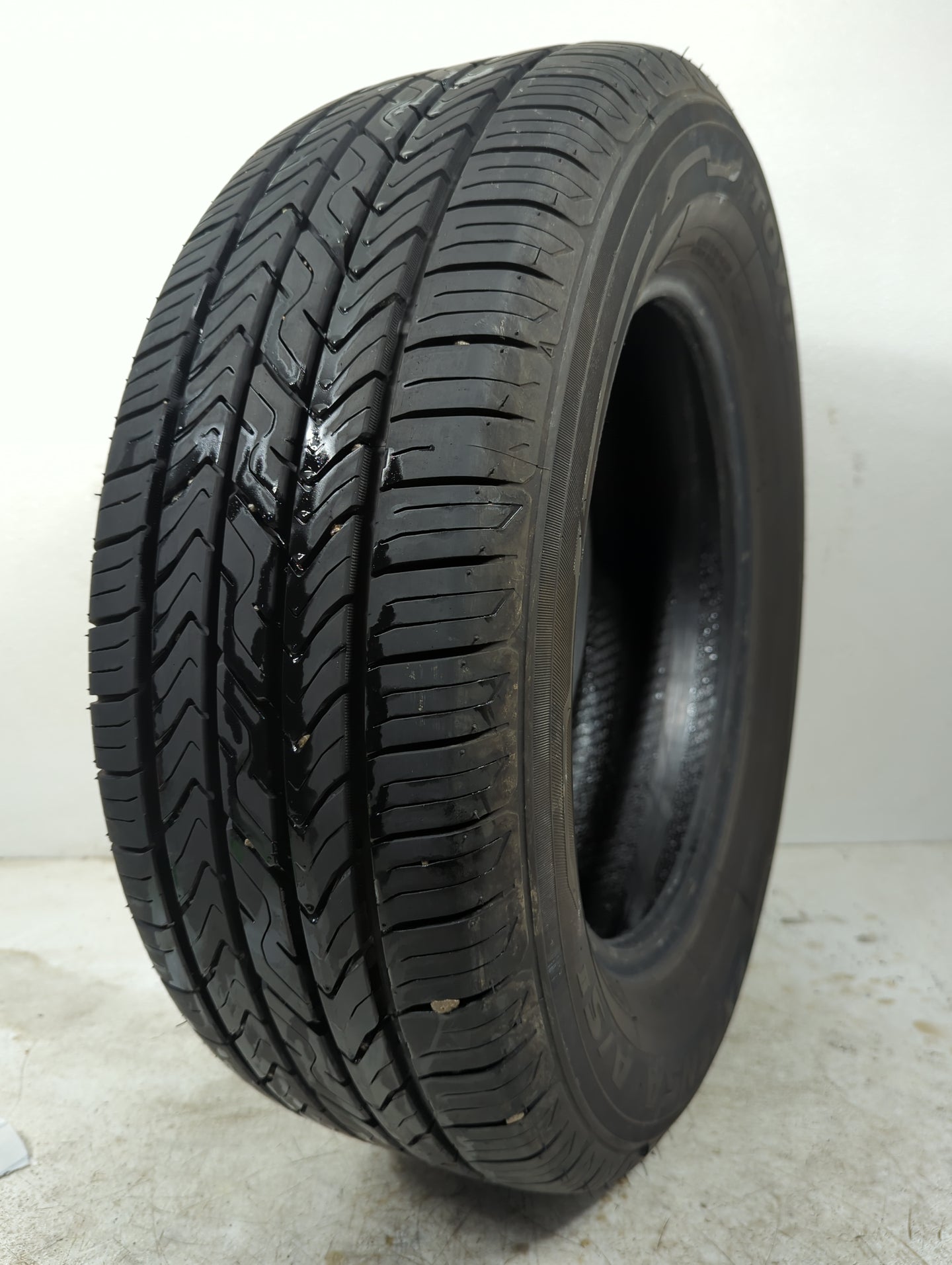 Used Tire 225/60R16 TOYO EXTENSA A/S 98H - Tread Depth 12/32 - Oemusedautoparts1.com
