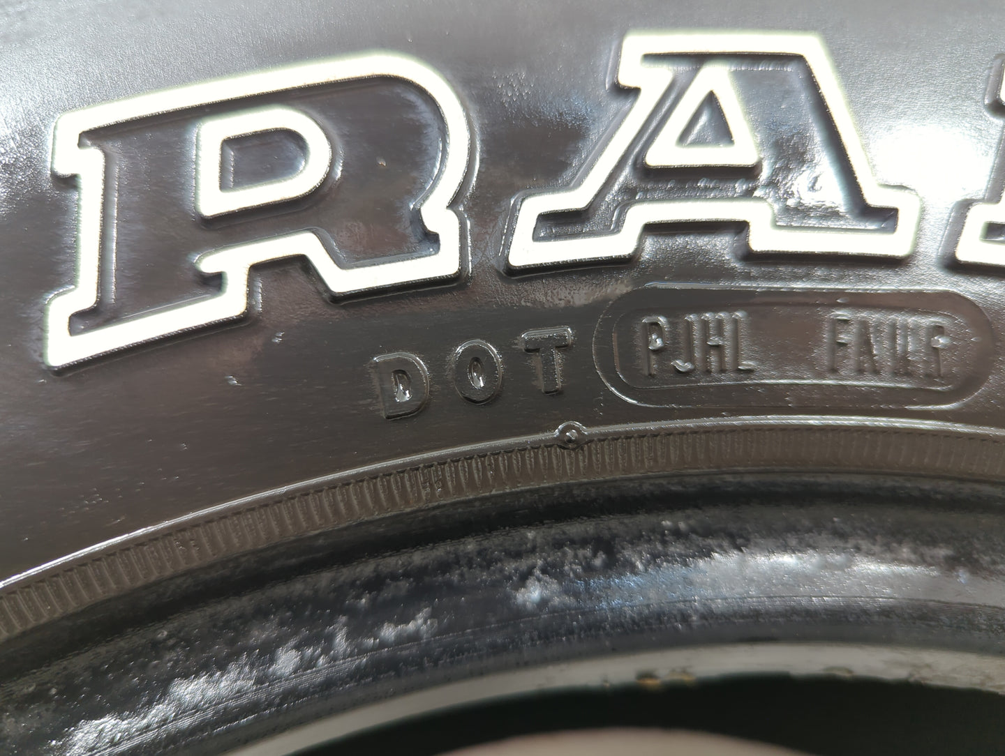 Used Tire 235/75R15 GOODYEAR WRANGLER RADIAL 105S - Tread Depth 11/32 - Oemusedautoparts1.com