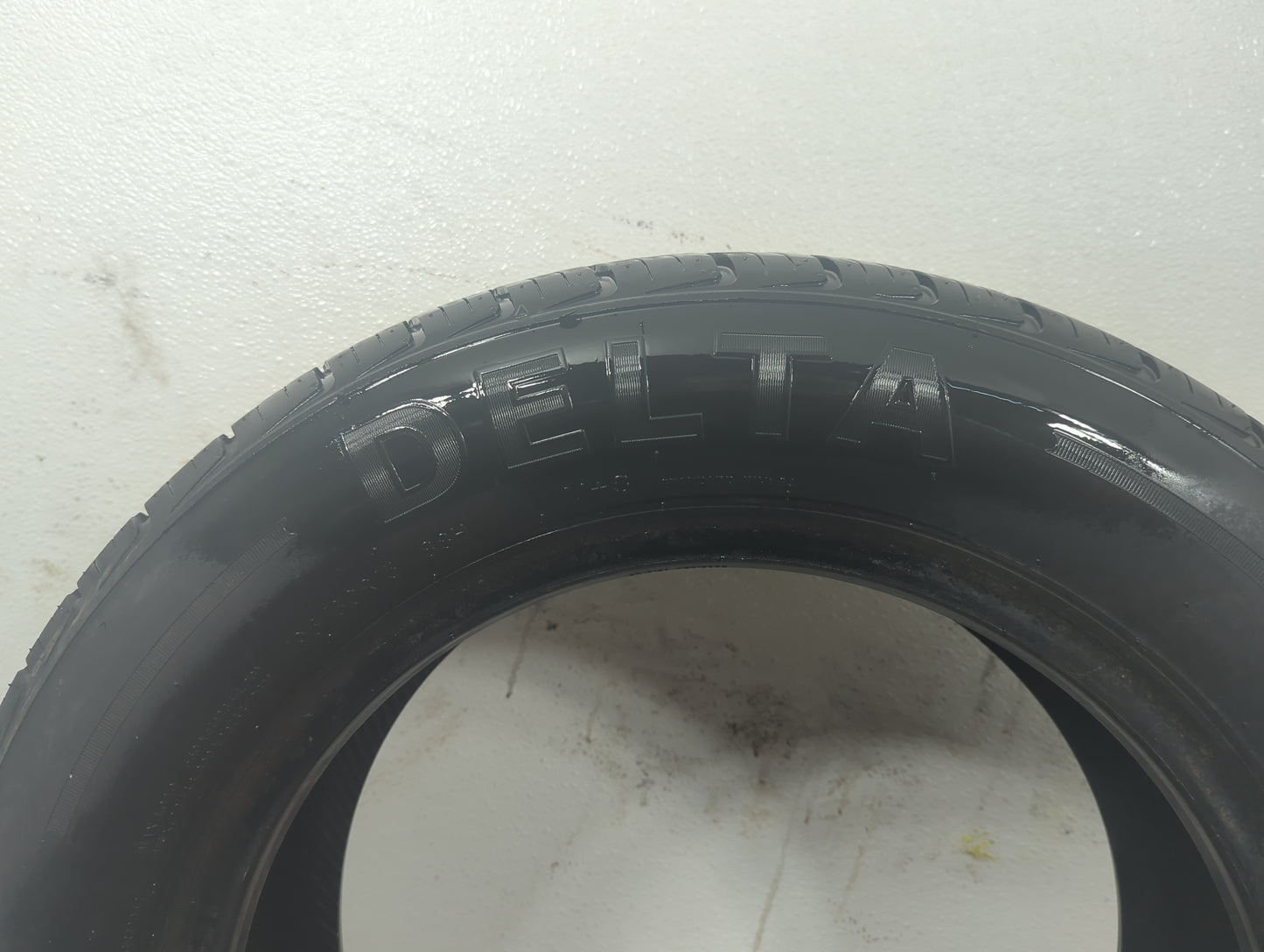 Used Tire 195/60R15 DELTA TOUR RS 88H - Tread Depth 9/32 - Oemusedautoparts1.com