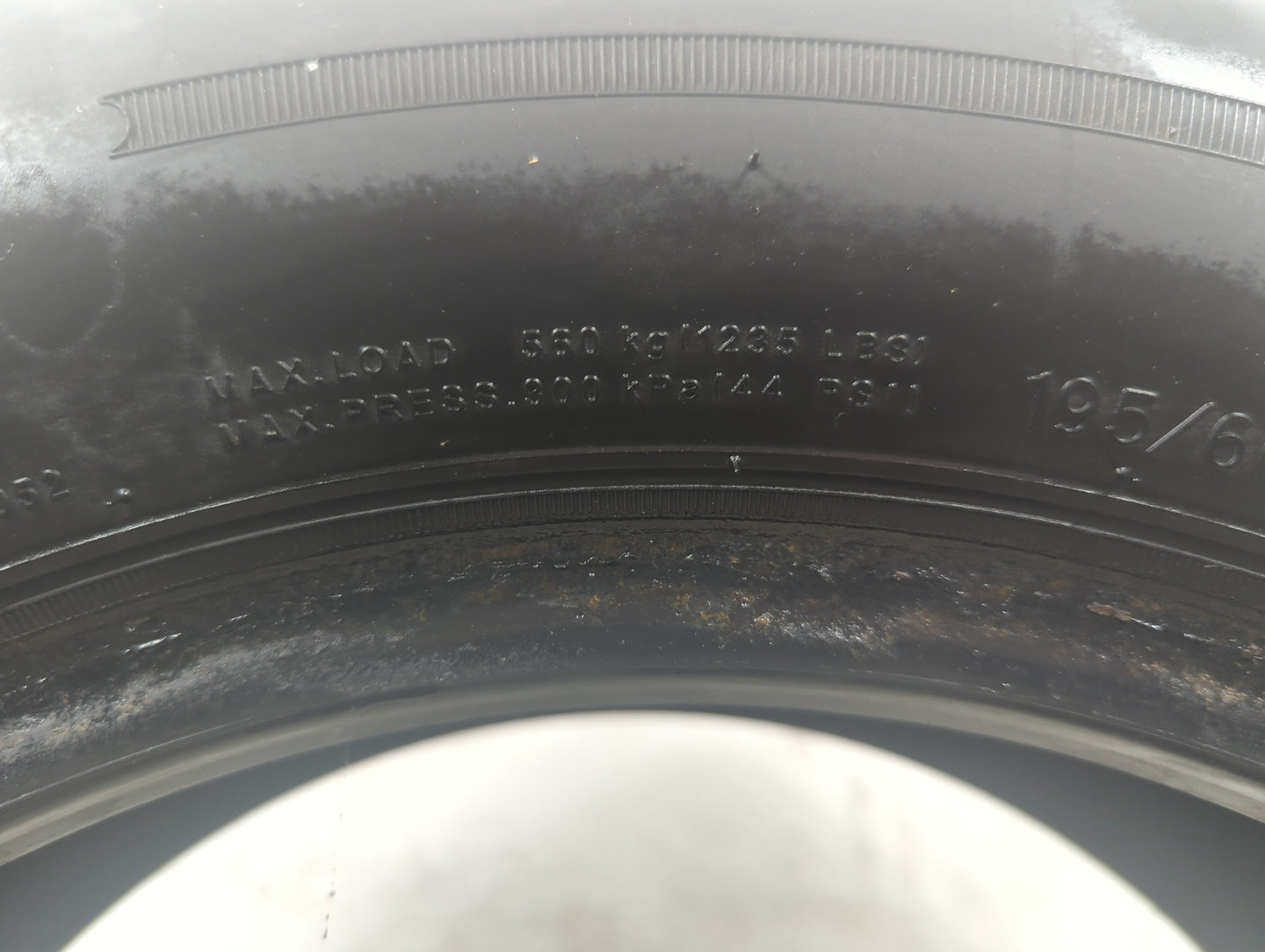 Used Tire 195/60R15 DELTA TOUR RS 88H - Tread Depth 9/32 - Oemusedautoparts1.com