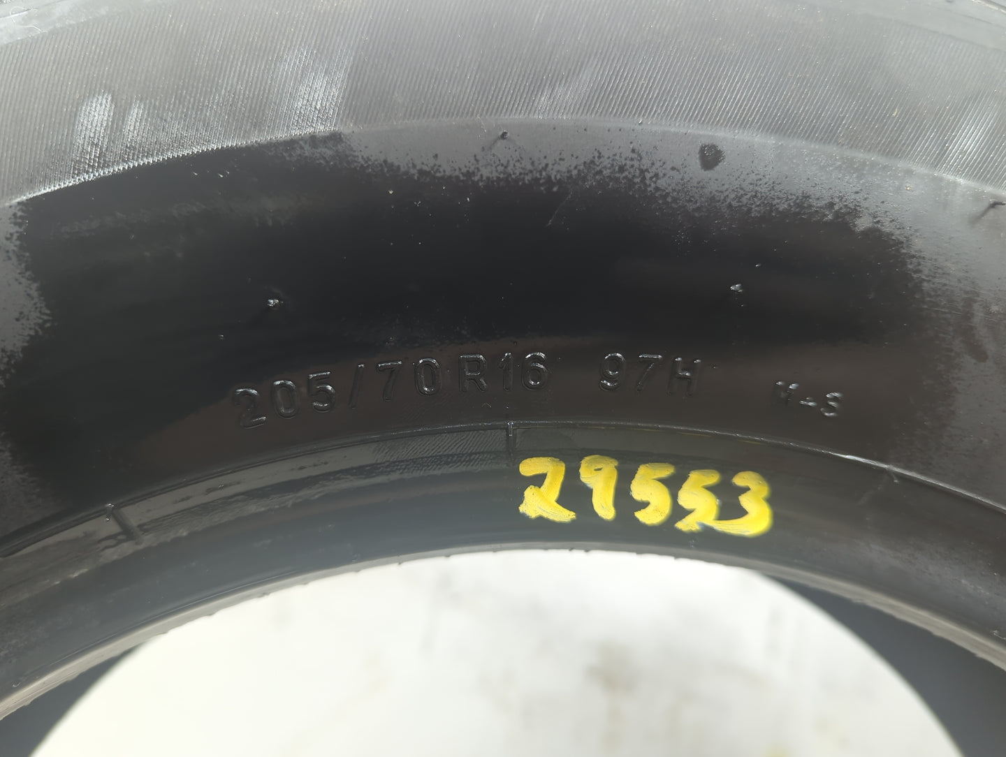 Used Tire 205/70R16 UNIROYAL TIGER PAW TOURING A/S 97H - Tread Depth 9/32 - Oemusedautoparts1.com