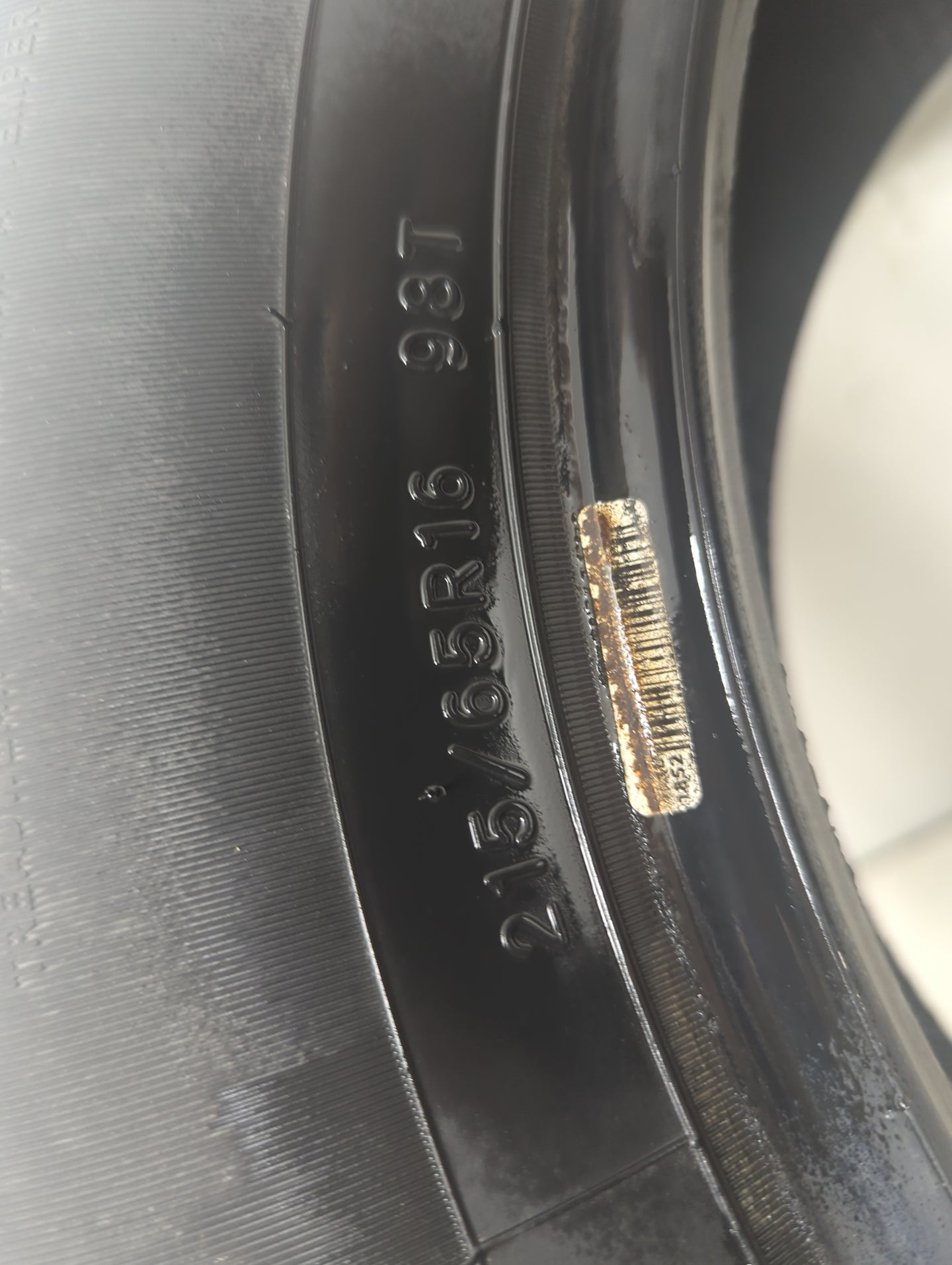 Used Tire 215/65R16 IRONHEAD REFLEX H/T 98T - Tread Depth 8/32 - Oemusedautoparts1.com