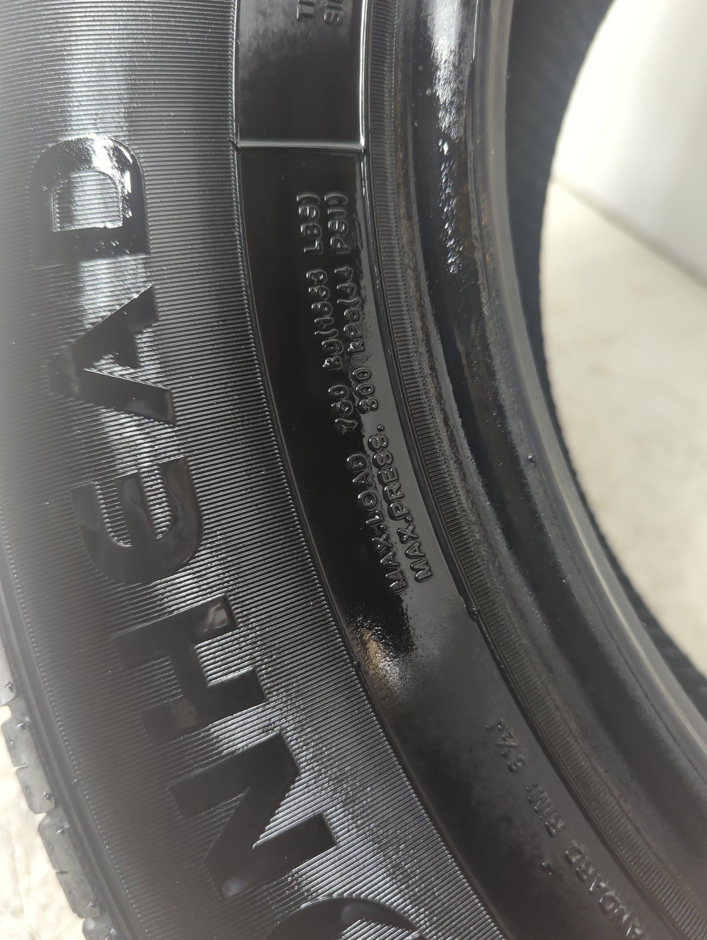 Used Tire 215/65R16 IRONHEAD REFLEX H/T 98T - Tread Depth 8/32 - Oemusedautoparts1.com