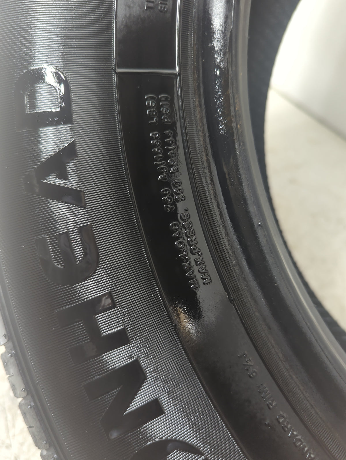 Used Tire 215/65R16 IRONHEAD REFLEX H/T 98T - Tread Depth 8/32 - Oemusedautoparts1.com