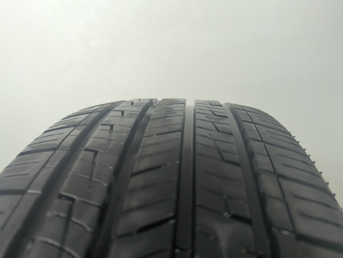 Used Tire 215/65R16 IRONHEAD REFLEX H/T 98T - Tread Depth 8/32 - Oemusedautoparts1.com