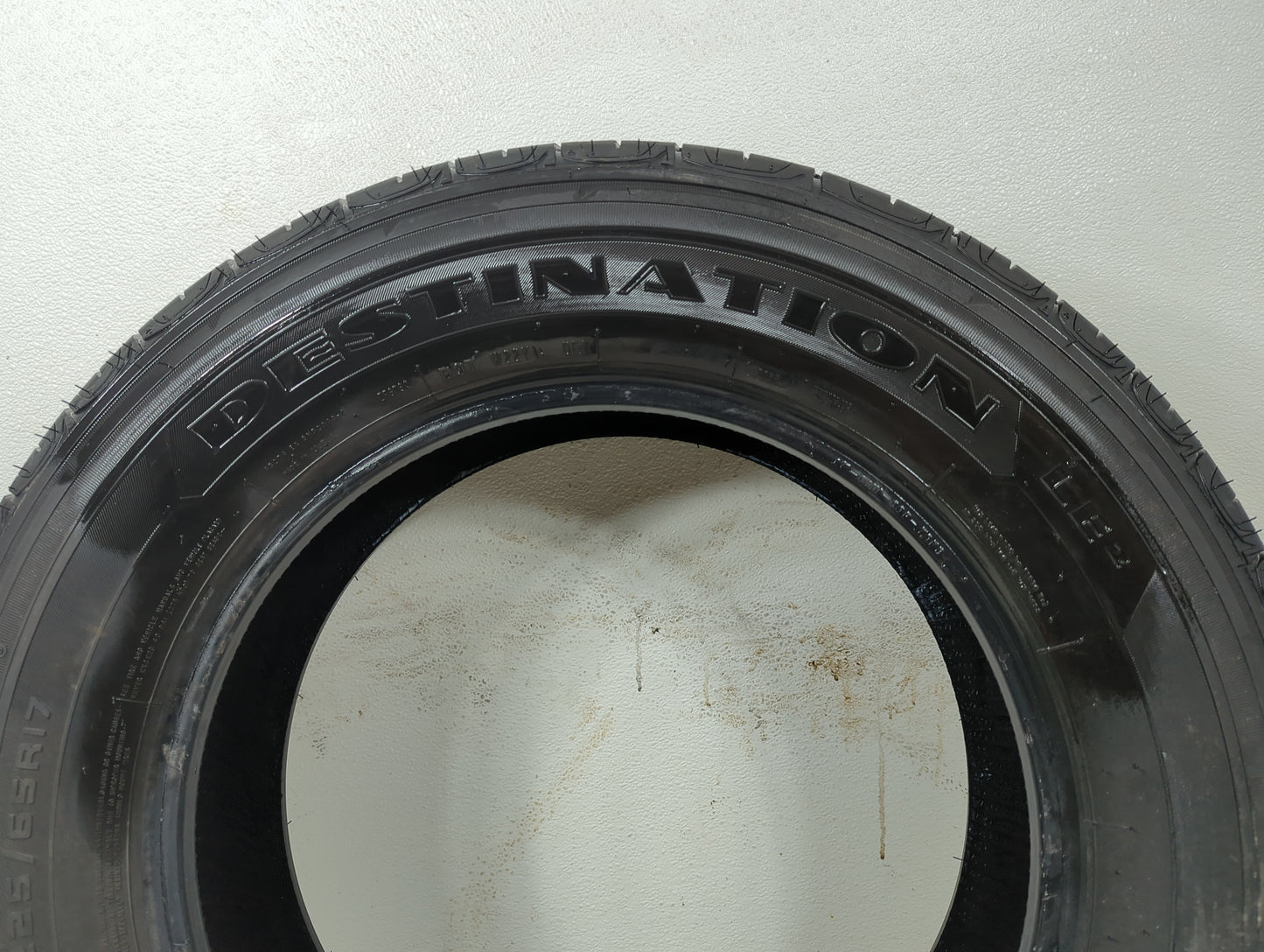 Used Tire 225/65R17 FIRESTONE DESTINATION LE3 102T - Tread Depth 10/32 - Oemusedautoparts1.com
