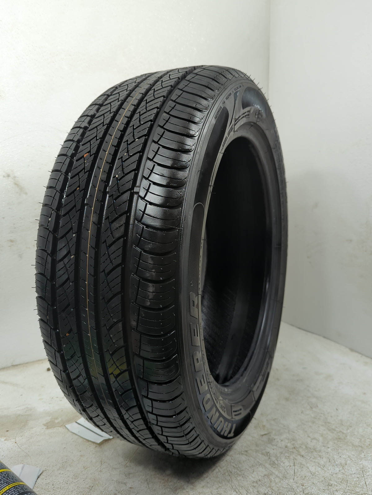Used Tire 225/55R18 THUNDERER RANGER 98V - Tread Depth 11/32 - Oemusedautoparts1.com