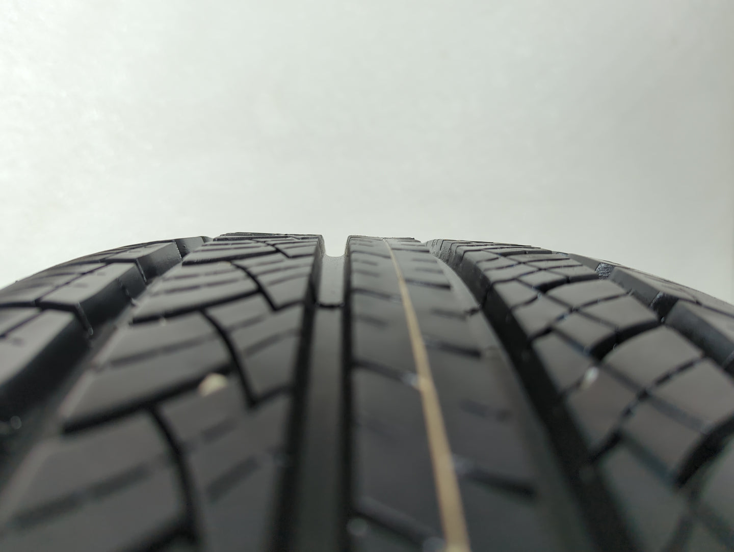 Used Tire 225/55R18 THUNDERER RANGER 98V - Tread Depth 11/32 - Oemusedautoparts1.com
