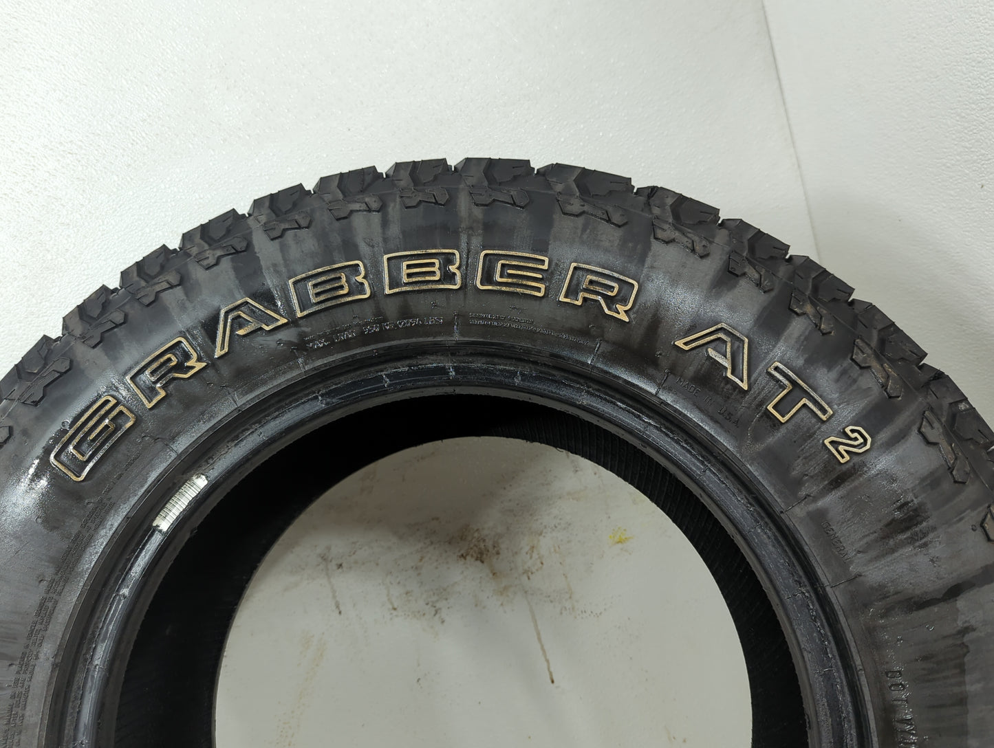 Used Tire 235/70R16 GENERAL GRABBER AT2 106T - Tread Depth 9/32 - Oemusedautoparts1.com