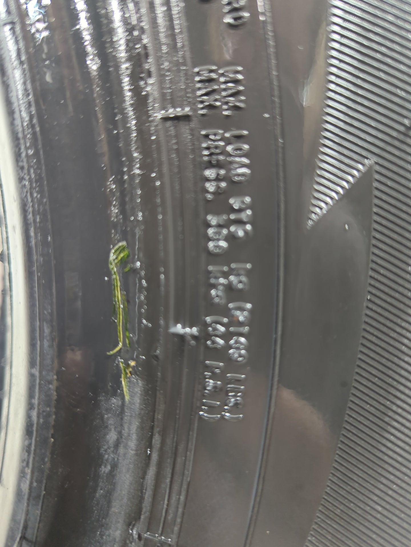 Used Tire 245/70R16 COOPER DISCOVERER ALL-TERRAIN 111T - Tread Depth 14/32 - Oemusedautoparts1.com