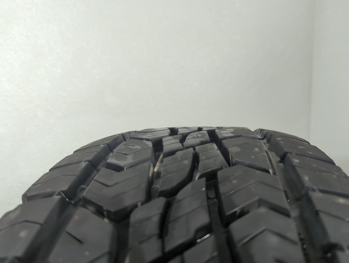 Used Tire 265/70R17 CONTINENTAL TERRAIN CONTACT A/T 115T - Tread Depth 12/32 - Oemusedautoparts1.com