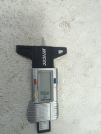 Used Tire - Tread Depth null/32 - Oemusedautoparts1.com