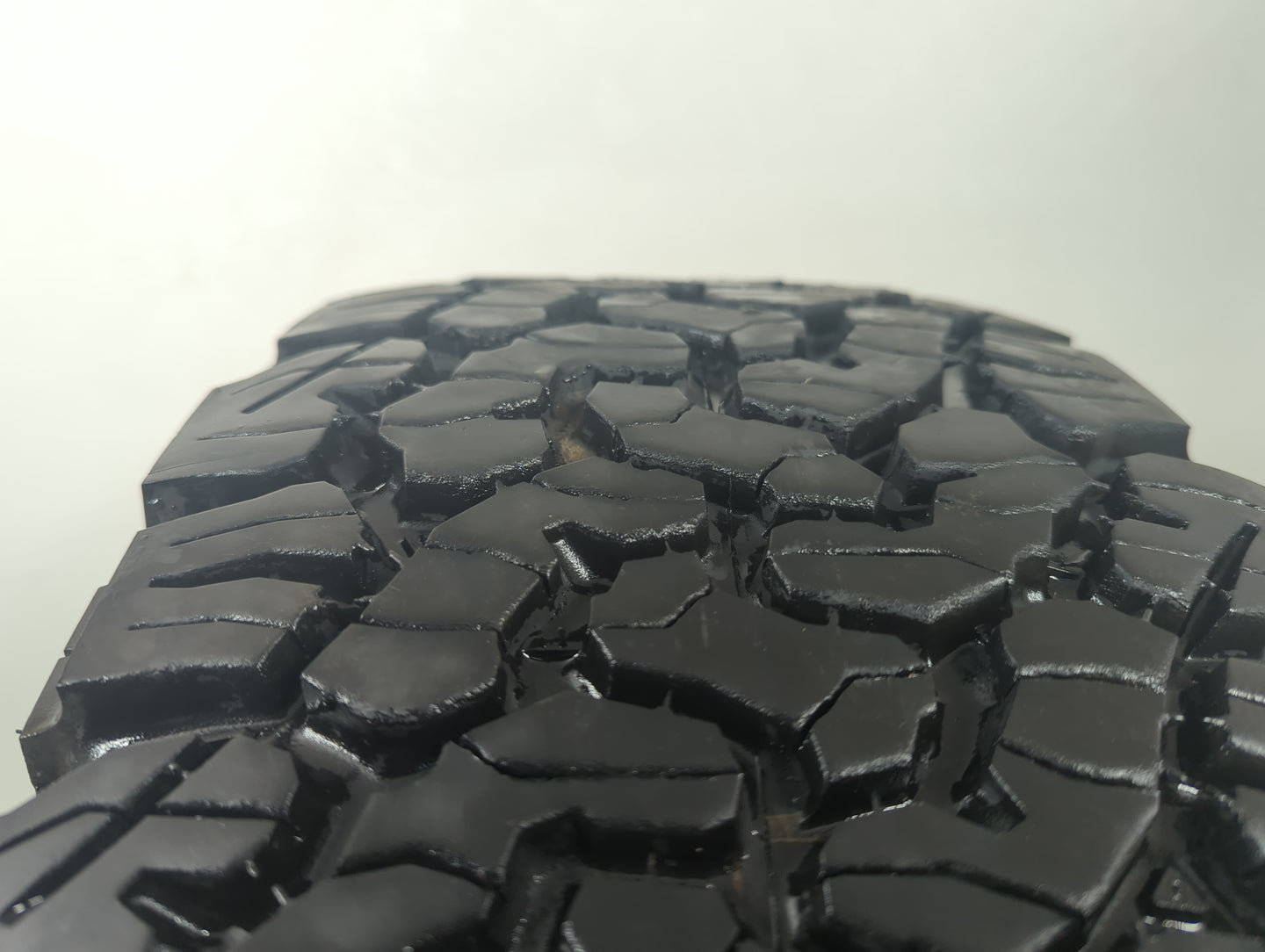 Used Tire 265/65R17 BFGOODRICH ALL-TERRAIN T/A 120S - Tread Depth 12/32 - Oemusedautoparts1.com