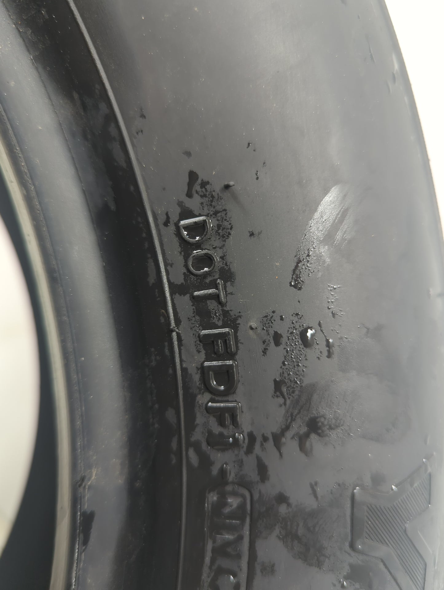 Used Tire 215/60R16 YOKOHAMA GEOLANDAR G900 94H - Tread Depth 10/32 - Oemusedautoparts1.com