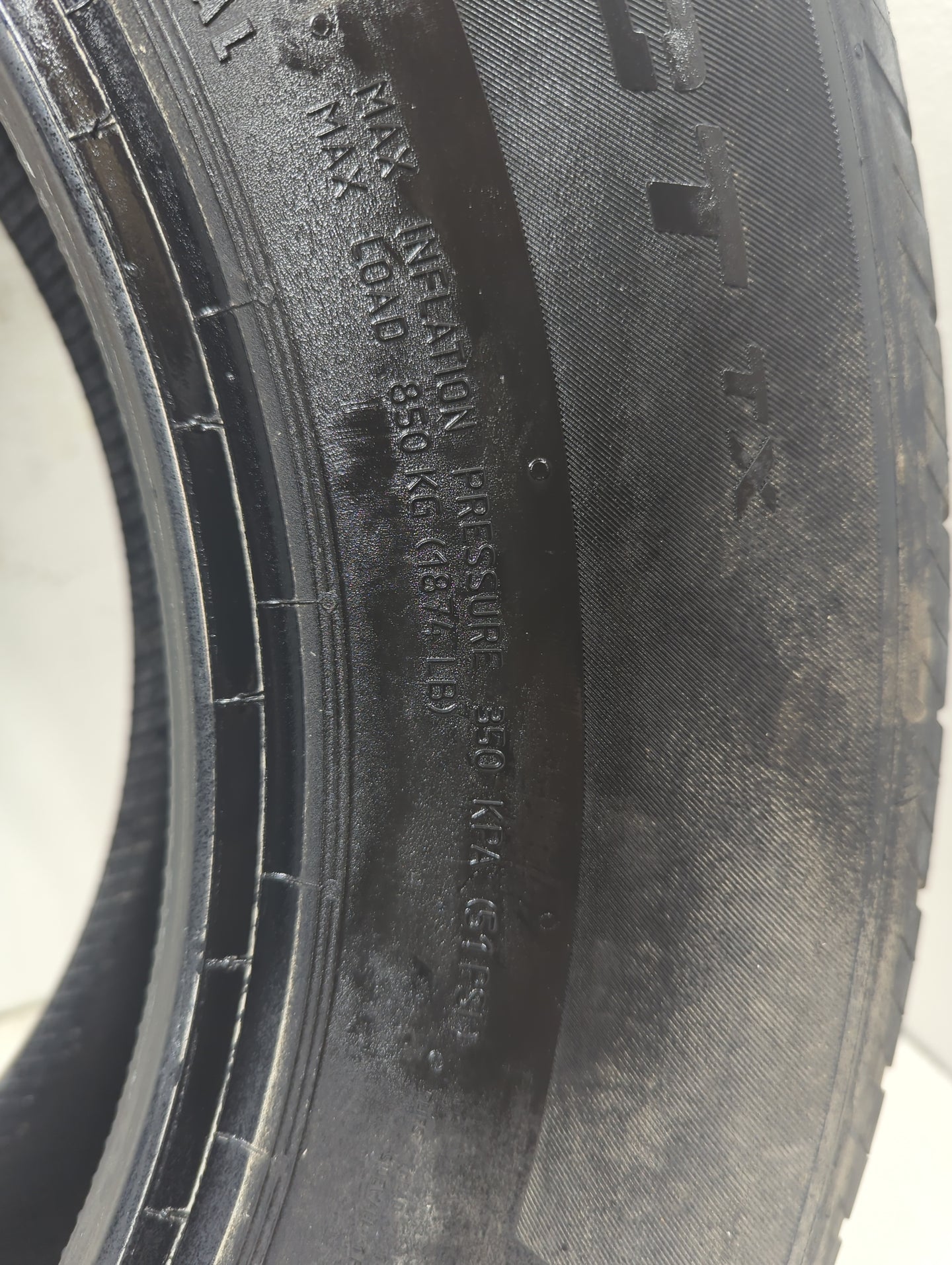 Used Tire 225/65R17 CONTINENTAL PROCONTACT TX 102H - Tread Depth 10/32 - Oemusedautoparts1.com