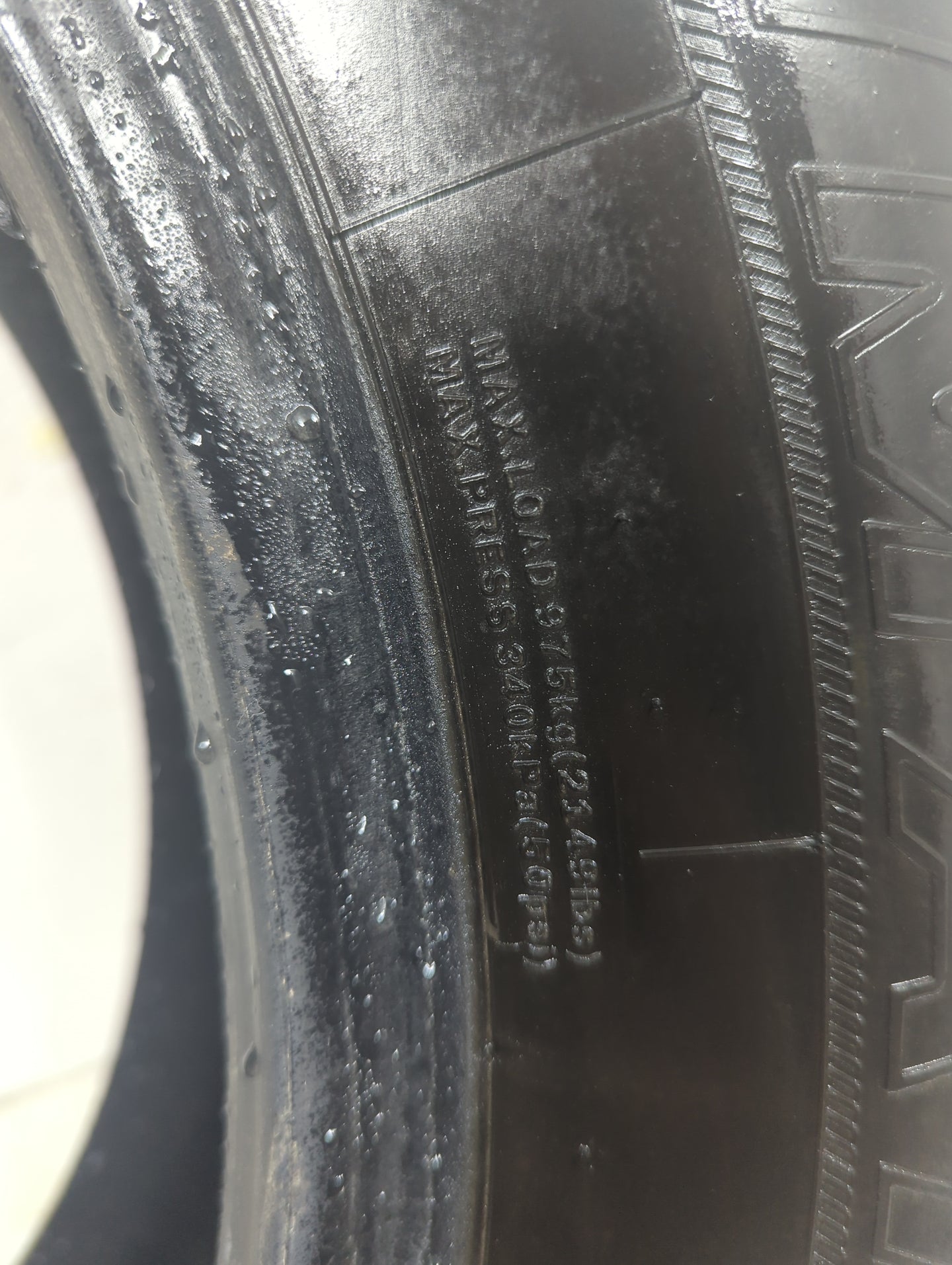 Used Tire - Tread Depth null/32 - Oemusedautoparts1.com