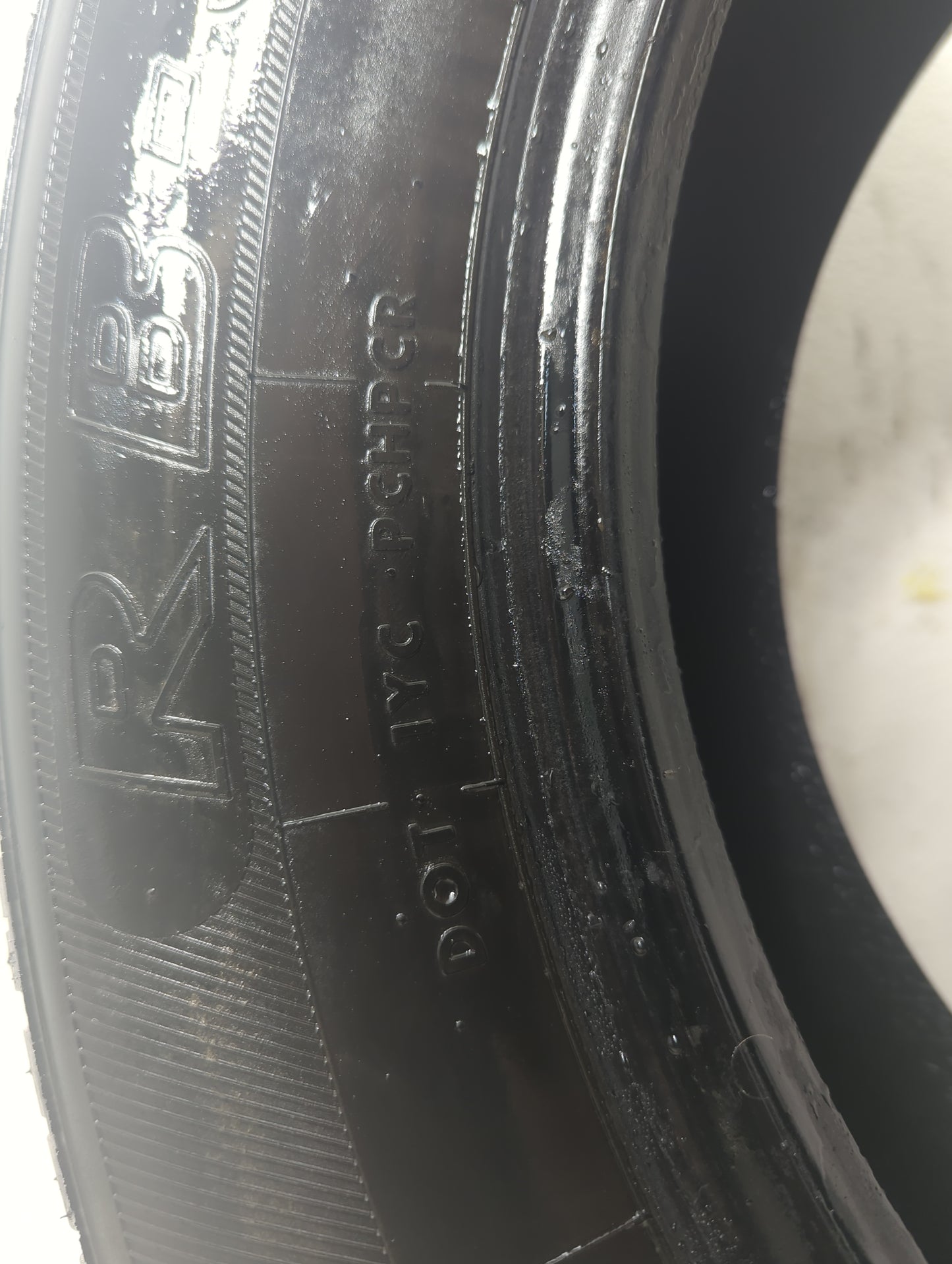 Used Tire - Tread Depth null/32 - Oemusedautoparts1.com